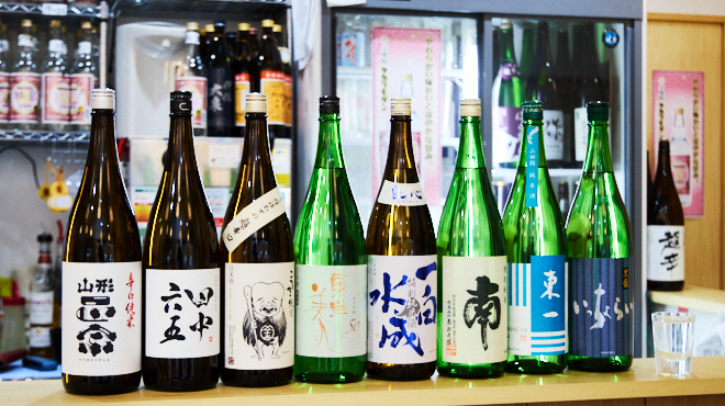 さくらがわに並ぶ日本各地の日本酒